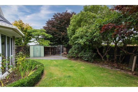 Photo of property in 4 Inglewood Place, Avonhead, Christchurch, 8042