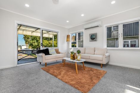 Photo of property in 1/52 Takanini Road, Takanini, 2112