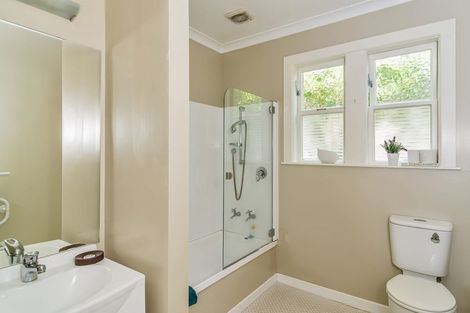 Photo of property in 74 Para Street, Miramar, Wellington, 6022