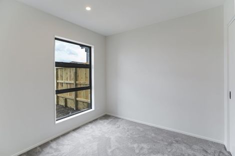 Photo of property in 17 Puwha Street, Massey, Auckland, 0614
