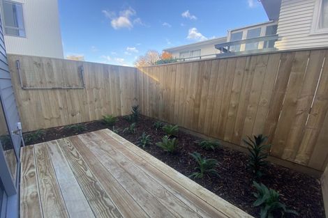 Photo of property in 4/2 Moor Avenue, Te Atatu Peninsula, Auckland, 0610