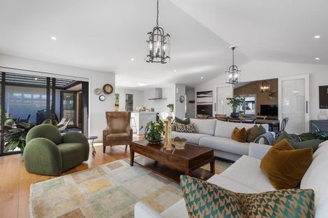 Photo of property in 1 Tupare Place, Highlands Park, New Plymouth, 4312