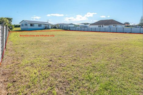 Photo of property in 6 Cross Street, Castlecliff, Wanganui, 4501