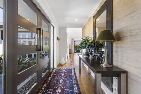 Photo of property in 1 Tupare Place, Highlands Park, New Plymouth, 4312