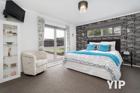 Photo of property in 8 Gow Street, Newlands, Wellington, 6037