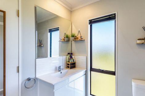Photo of property in 23 Harvey Street, Waipahihi, Taupo, 3330