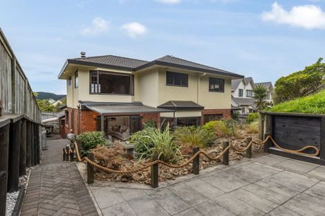 Photo of property in 25 Kilkelly Close, Tawa, Wellington, 5028