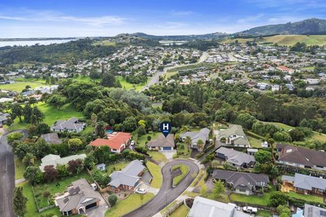 Photo of property in 27 Lysaght Place, Welcome Bay, Tauranga, 3112