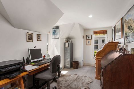 Photo of property in 17 Snowdon Road, Fendalton, Christchurch, 8052