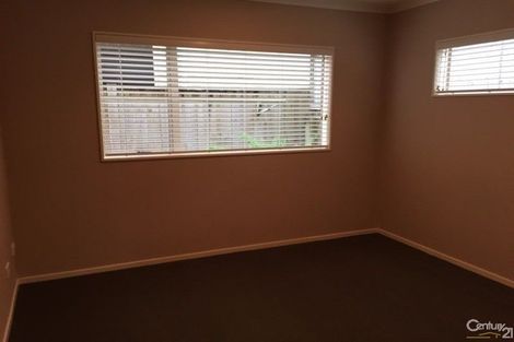 Photo of property in 98 Cyril French Drive, Flat Bush, Auckland, 2016