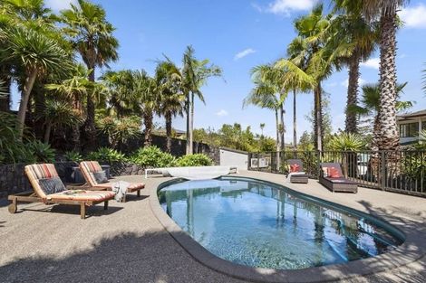 Photo of property in 3/90 Albany Highway, Greenhithe, Auckland, 0632