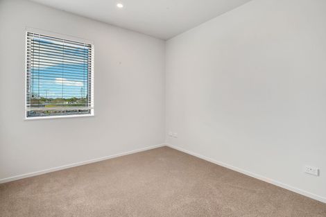 Photo of property in 202/36c Greenslade Crescent, Northcote, Auckland, 0627
