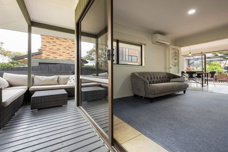 Photo of property in 43 Lachlan Drive, Dinsdale, Hamilton, 3204