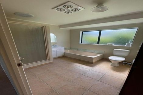 Photo of property in 19 Blacklock Avenue, Henderson, Auckland, 0612