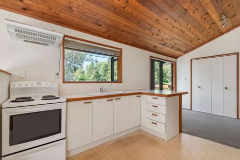 Photo of property in 11 Firle Place, Green Bay, Auckland, 0604