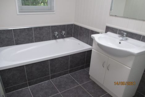 Photo of property in 140 Wades Road, Whitford, Howick, 2571