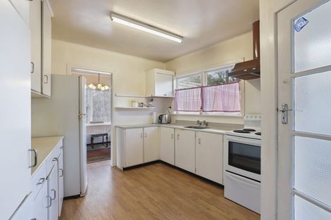 Photo of property in 3 Gill Avenue, Te Atatu Peninsula, Auckland, 0610
