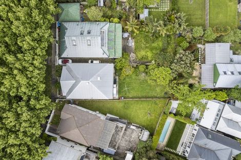 Photo of property in 31 Castle Street, Eltham, 4322