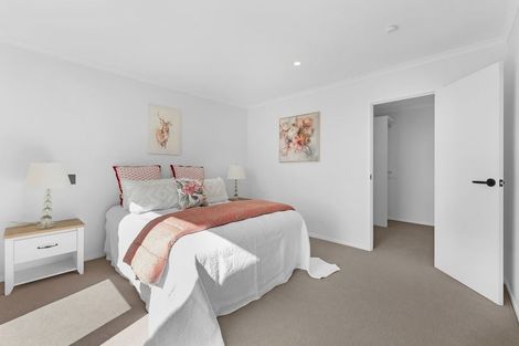 Photo of property in 11 Dolcetto Place, Pokeno, 2402