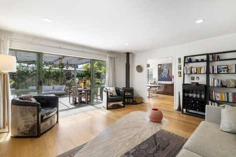 Photo of property in 2/13 Montgomery Avenue, Belmont, Auckland, 0622