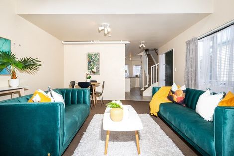 Photo of property in 2/89 Portage Road, New Lynn, Auckland, 0600