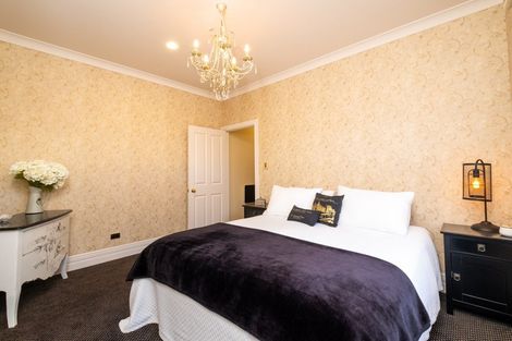 Photo of property in 100 Church Road, Taradale, Napier, 4112