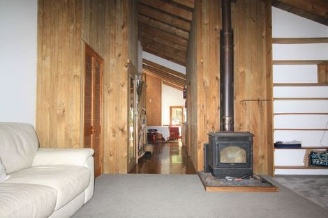 Photo of property in 8 Oxford Terrace, Coromandel, 3506
