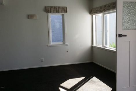 Photo of property in 25 Rua Street, Lyall Bay, Wellington, 6022