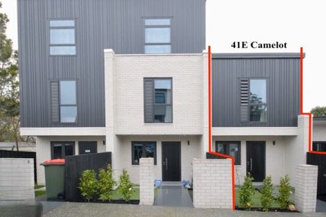 Photo of property in 41e Camelot Place, Glenfield, Auckland, 0629