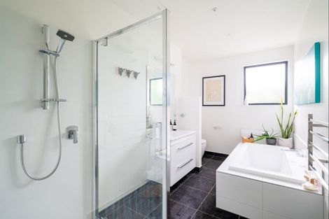 Photo of property in 1 Kirimoko Crescent, Wanaka, 9305