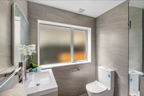 Photo of property in 21 Lawson Creek Street, Massey, Auckland, 0614