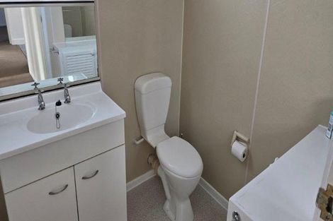 Photo of property in 1/37 Kirrie Avenue, Te Atatu South, Auckland, 0610