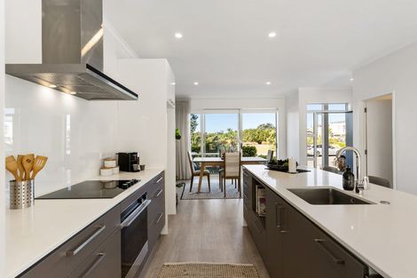 Photo of property in 10 Tyler Davies Drive, Red Beach, 0932