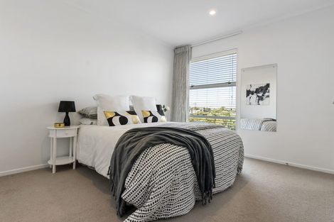 Photo of property in 10 Tyler Davies Drive, Red Beach, 0932