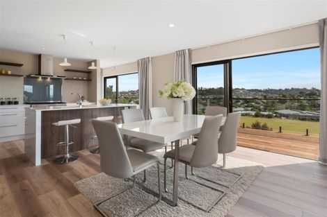Photo of property in 10 Waititiro Rise, Stanmore Bay, Whangaparaoa, 0932
