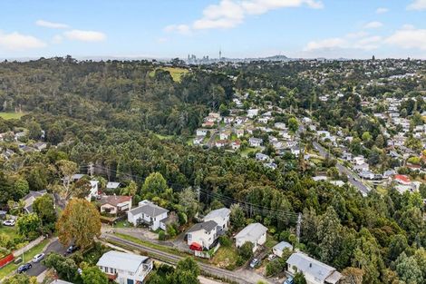 Photo of property in 2/39 Brunton Place, Glenfield, Auckland, 0629