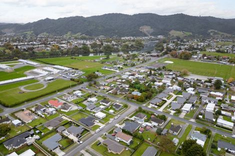 Photo of property in 19 Peake Road, Cambridge, Hamilton, 3283