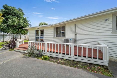 Photo of property in 14 Antrim Place, Hokowhitu, Palmerston North, 4410