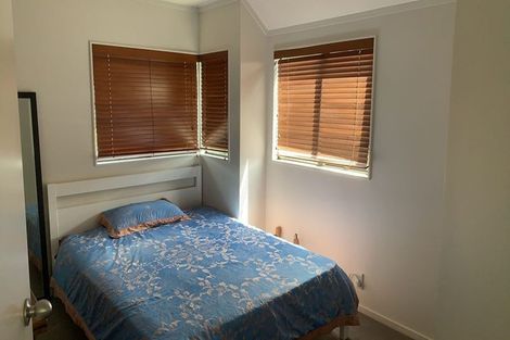 Photo of property in 1/112 Seaview Road, Glenfield, Auckland, 0629