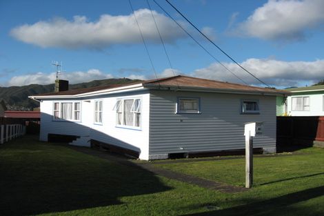 Photo of property in 46 Holland Street, Wainuiomata, Lower Hutt, 5014