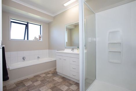 Photo of property in 9 Mill Street, Marton, 4710