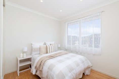 Photo of property in 72 Sunstone Crescent, Timberlea, Upper Hutt, 5018