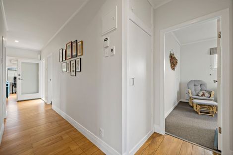 Photo of property in 17a Clinton Avenue, Te Atatu Peninsula, Auckland, 0610