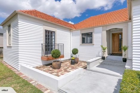 Photo of property in 5 Casey Avenue, Fairfield, Hamilton, 3214