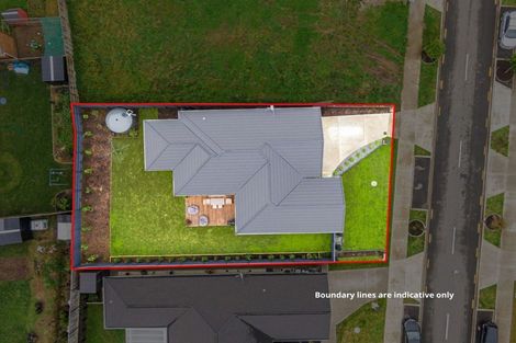 Photo of property in 8 Tahuna Minhinnick Drive, Glenbrook, 2681