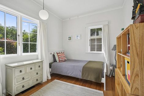 Photo of property in 34 Northland Road, Northland, Wellington, 6012