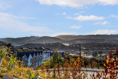 Photo of property in 49 Cleat Street, Whitby, Porirua, 5024