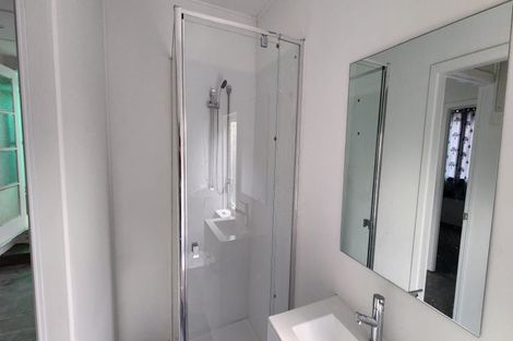 Photo of property in 16 Albert Road, Kelston, Auckland, 0602