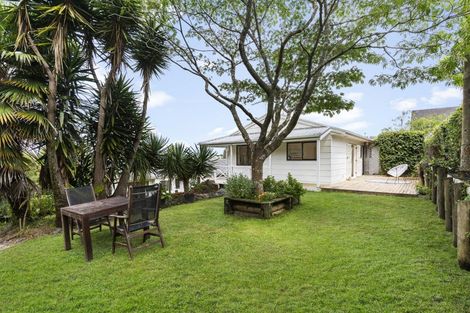 Photo of property in 1/32 Tree View Avenue, Glenfield, Auckland, 0629