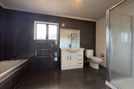 Photo of property in 14a Saralee Drive, Manurewa, Auckland, 2105